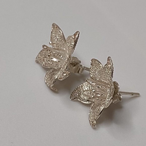 Lightweight Metal Mesh Filigree Flower Earrings - Picture 9 of 14